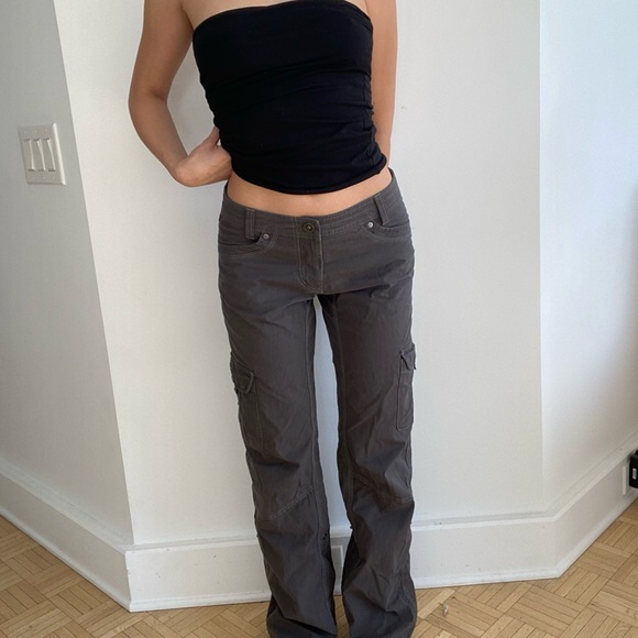 **SOLD DO NOT BUY **Cutest low rise Y2K cargo pants - Picture 8 of 15